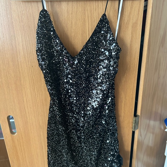 BRAND NEW WITH TAGS Black Lulu’s sparkly dress!!! - Picture 3 of 7